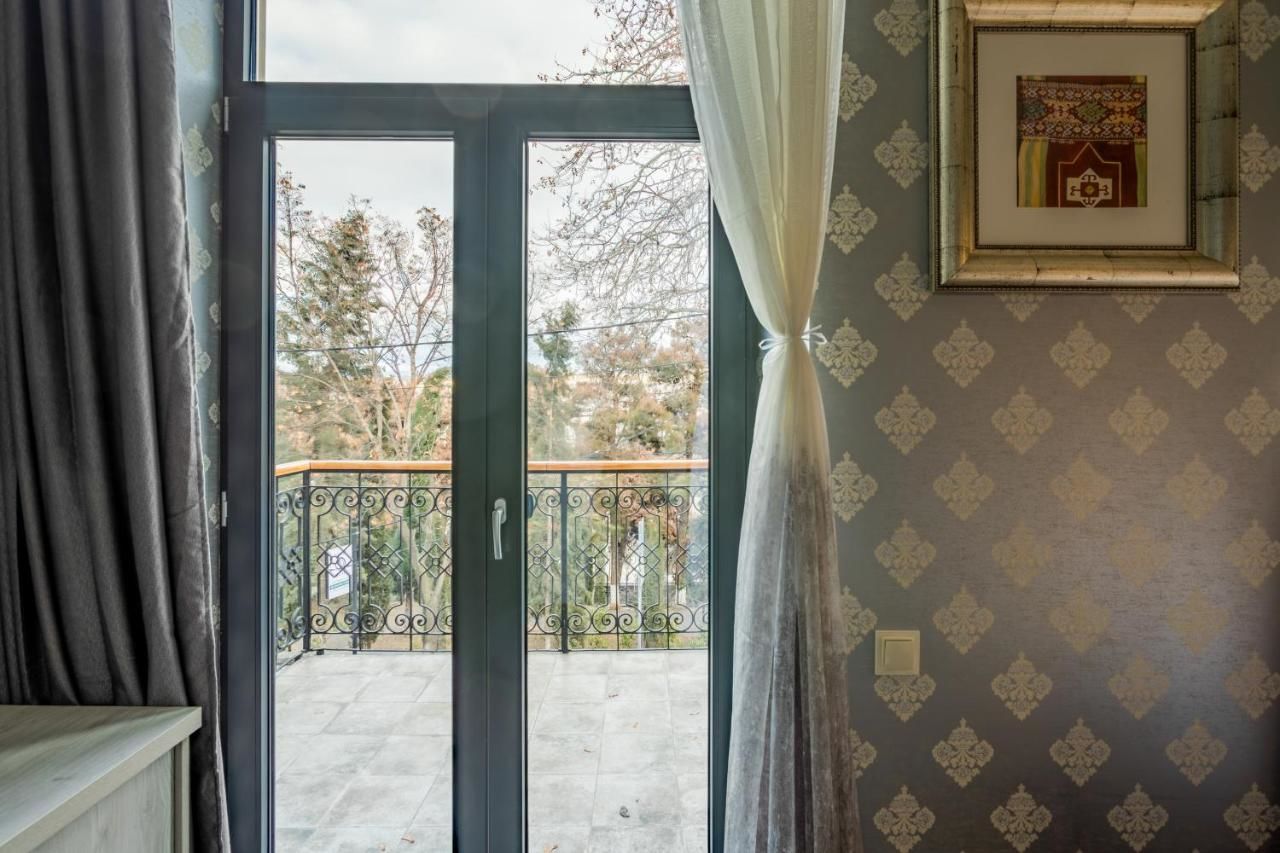 Отель Hotel Day Inn Тбилиси