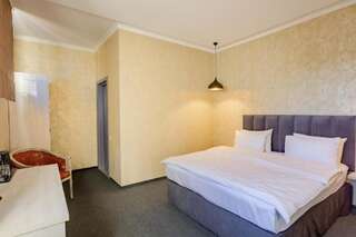 Отель Hotel Day Inn Тбилиси Двухместный номер Делюкс с 1 кроватью-9